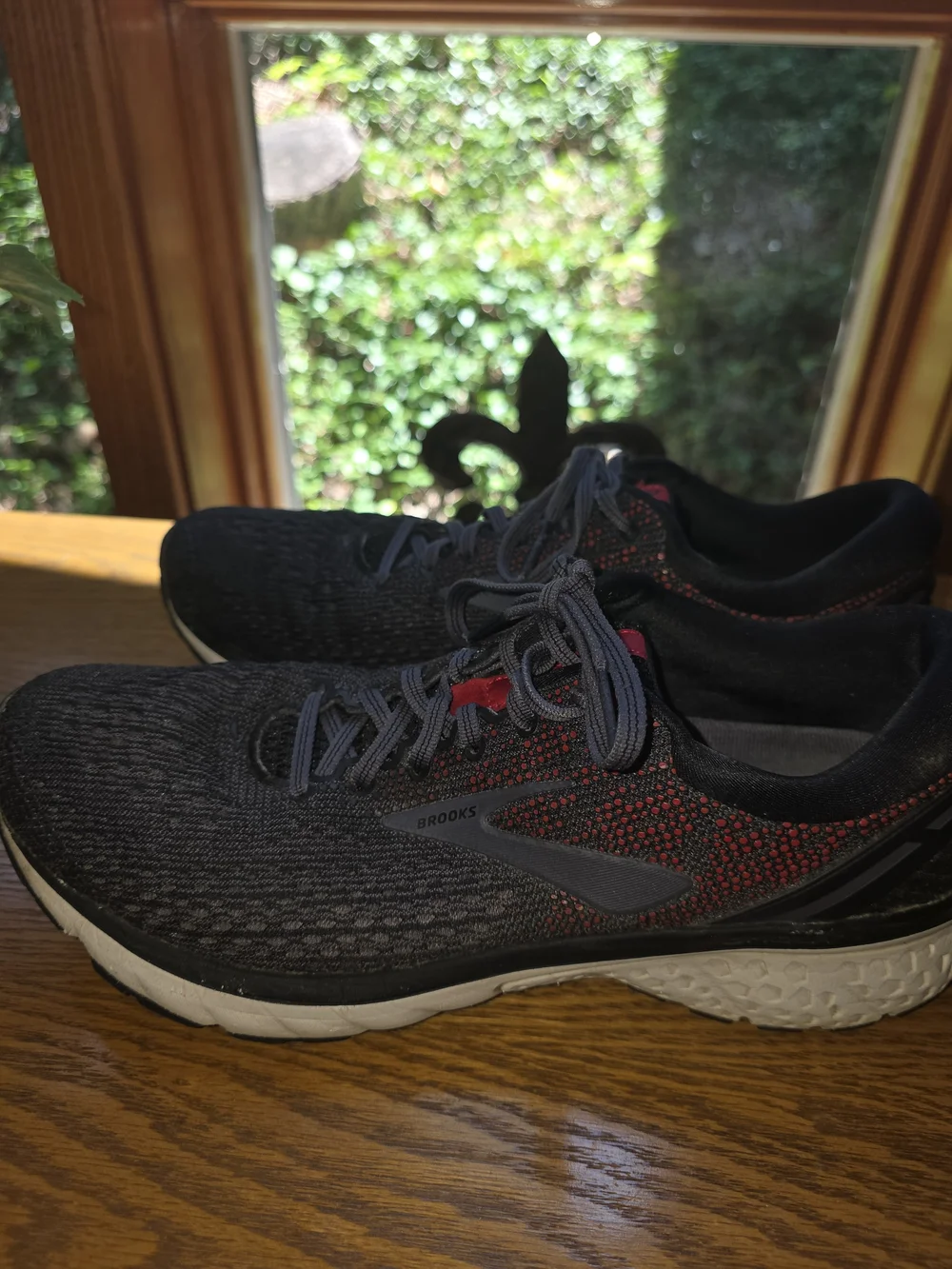 Brooks  Mens Ghost 11  Navy And Red Running Shoes Sz 10